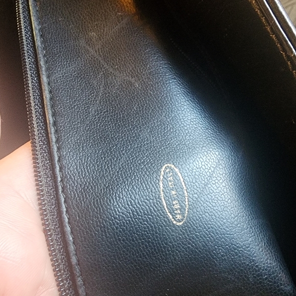 CHANEL Black and Gold Shoulder Bag - Picture 7 of 15